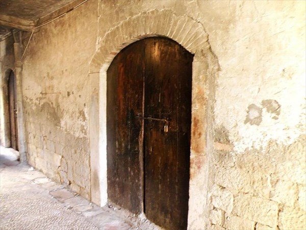 064-Трогир-древняя дверь